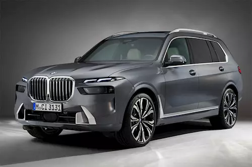 Updated BMW X7 revealed with unique front styling